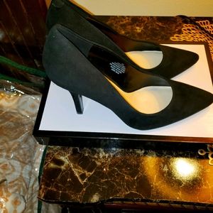Nine West Black suede shoe